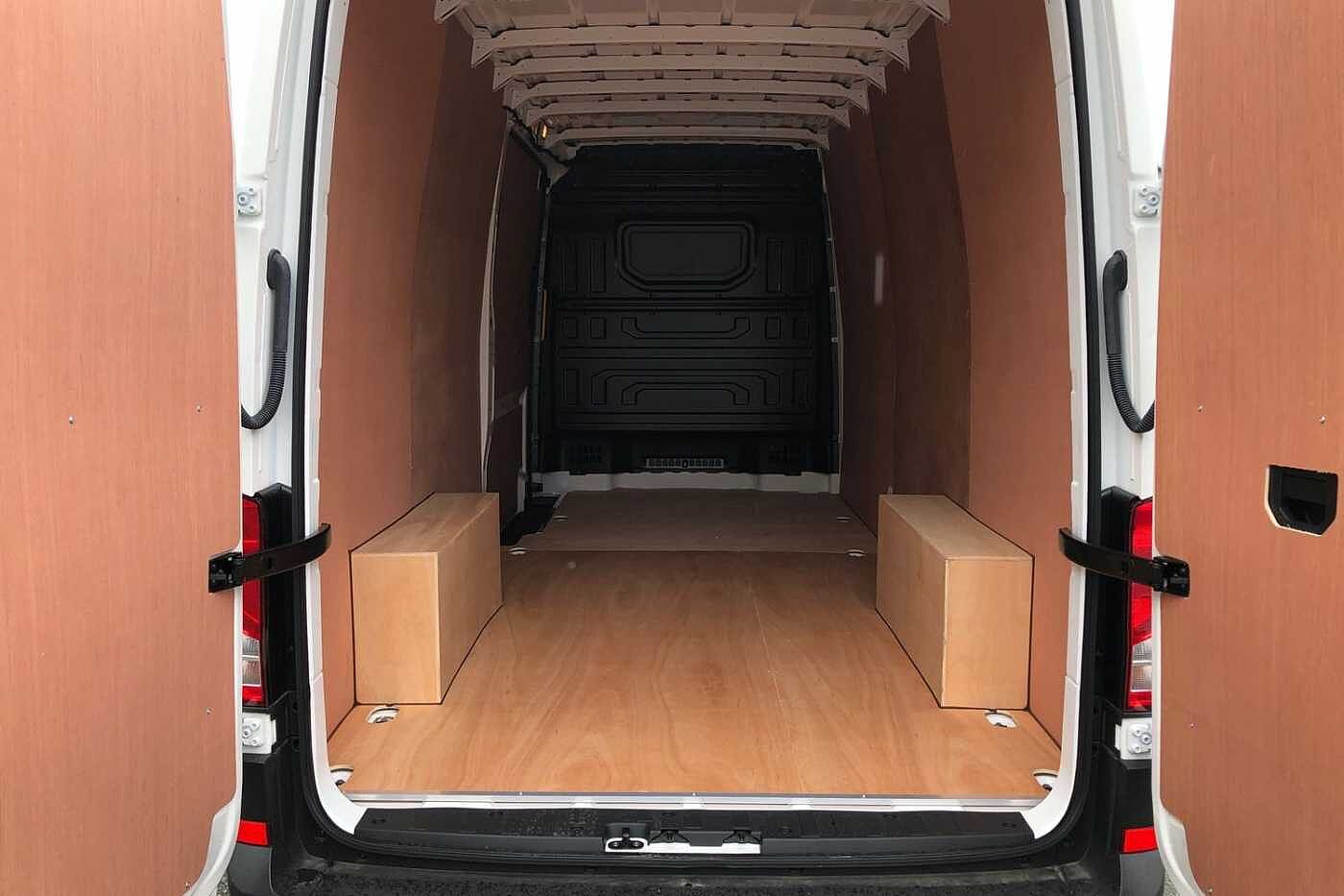 Volkswagen Crafter CR35 Panel van Commerce LWB 140 PS 2.0 TDI 6sp Manual FWD